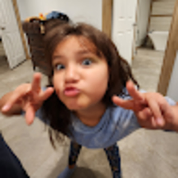 Meet your Posher, Madelie - Picture 1 of 1